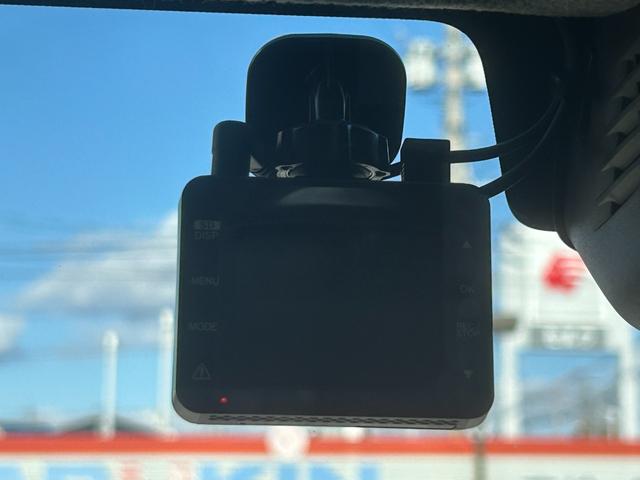 エブリイ ＰＣ　デュアルカメラブレーキサポート　５速マニュアル　ナビ　フルセグＴＶ　ＬＥＤヘッドライト　社外アルミ　前後ドラレコ　キーレス　シートヒーター　電動格納ドアミラー　ワンオーナー（28枚目）