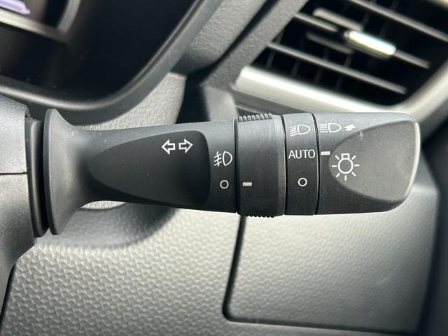 ルーミー カスタムG-T スマートアシスト 9インチナビ フルセグTV パノラマモニター 両パワースライドドア LEDヘッドライト フォグランプ プッシュスタート スマートキー フロントモデリスタエアロ 茶革調シートフルカバー(26枚目)