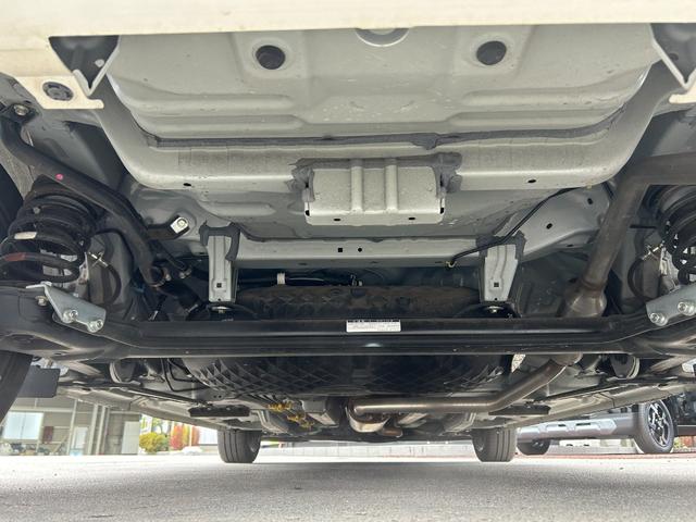 ルーミー カスタムG-T スマートアシスト 9インチナビ フルセグTV パノラマモニター 両パワースライドドア LEDヘッドライト フォグランプ プッシュスタート スマートキー フロントモデリスタエアロ 茶革調シートフルカバー(37枚目)