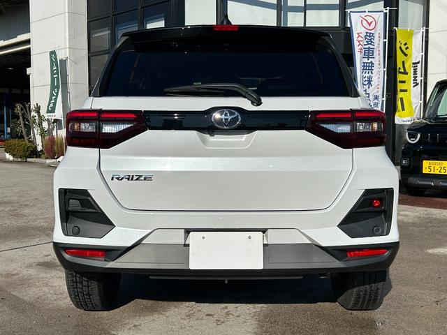 ライズ Ｚ　純正ナビ　フルセグＴＶ　バックカメラ　ＬＥＤヘッドライト　ＬＥＤフォグランプ　前後ドラレコ　ＥＴＣ　シートヒーター　純正１７インチアルミ　電動パーキング　ブレーキホールド　黒革調シートカバー（6枚目）