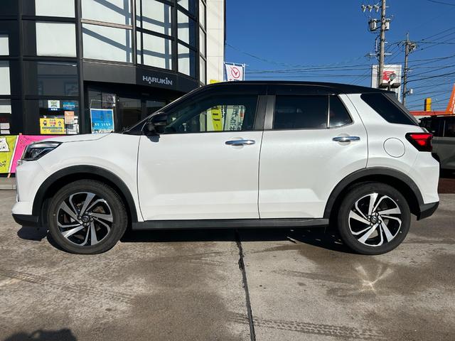 ライズ Ｚ　純正ナビ　フルセグＴＶ　バックカメラ　ＬＥＤヘッドライト　ＬＥＤフォグランプ　前後ドラレコ　ＥＴＣ　シートヒーター　純正１７インチアルミ　電動パーキング　ブレーキホールド　黒革調シートカバー（8枚目）