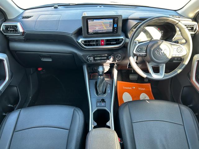 ライズ Ｚ　純正ナビ　フルセグＴＶ　バックカメラ　ＬＥＤヘッドライト　ＬＥＤフォグランプ　前後ドラレコ　ＥＴＣ　シートヒーター　純正１７インチアルミ　電動パーキング　ブレーキホールド　黒革調シートカバー（9枚目）