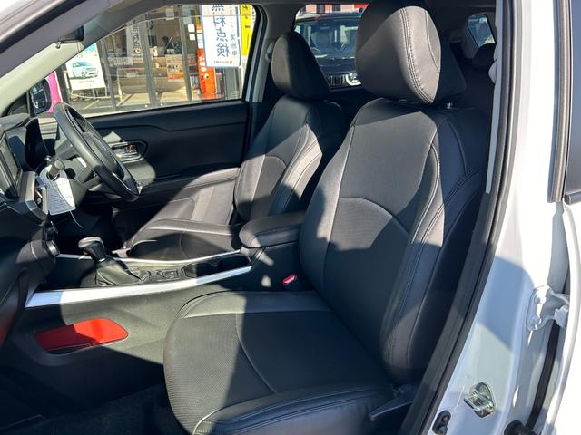 ライズ Ｚ　純正ナビ　フルセグＴＶ　バックカメラ　ＬＥＤヘッドライト　ＬＥＤフォグランプ　前後ドラレコ　ＥＴＣ　シートヒーター　純正１７インチアルミ　電動パーキング　ブレーキホールド　黒革調シートカバー（15枚目）