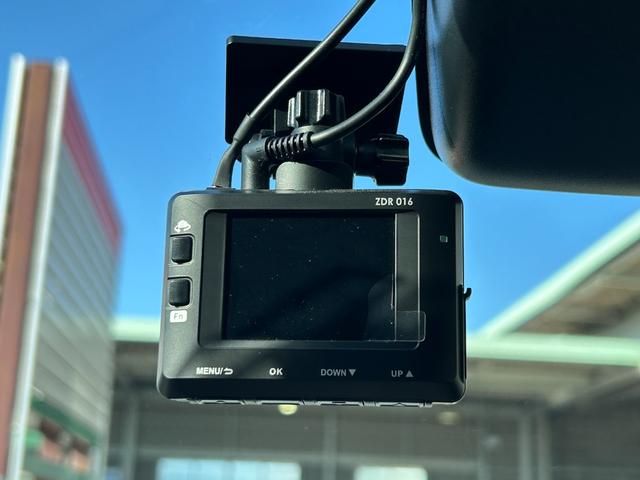 ライズ Ｚ　純正ナビ　フルセグＴＶ　バックカメラ　ＬＥＤヘッドライト　ＬＥＤフォグランプ　前後ドラレコ　ＥＴＣ　シートヒーター　純正１７インチアルミ　電動パーキング　ブレーキホールド　黒革調シートカバー（30枚目）