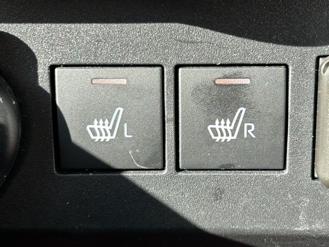 ライズ Ｚ　純正ナビ　フルセグＴＶ　バックカメラ　ＬＥＤヘッドライト　ＬＥＤフォグランプ　前後ドラレコ　ＥＴＣ　シートヒーター　純正１７インチアルミ　電動パーキング　ブレーキホールド　黒革調シートカバー（33枚目）