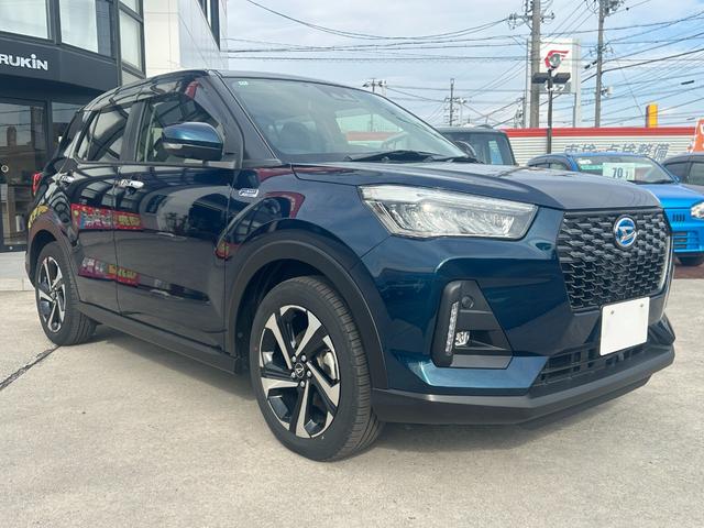 ロッキー プレミアムＧ　ＨＥＶ　純正プレミアム９インチナビ　フルセグＴＶ　パノラマモニター　純正前後ドラレコ　ビルトインＥＴＣ２．０　ＬＥＤヘッド＆フォグランプ　シートヒーター　プッシュスタート　スマートキー　純正１７インチアルミ（3枚目）