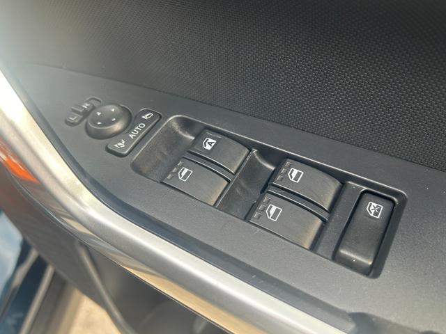 ロッキー プレミアムＧ　ＨＥＶ　純正プレミアム９インチナビ　フルセグＴＶ　パノラマモニター　純正前後ドラレコ　ビルトインＥＴＣ２．０　ＬＥＤヘッド＆フォグランプ　シートヒーター　プッシュスタート　スマートキー　純正１７インチアルミ（37枚目）