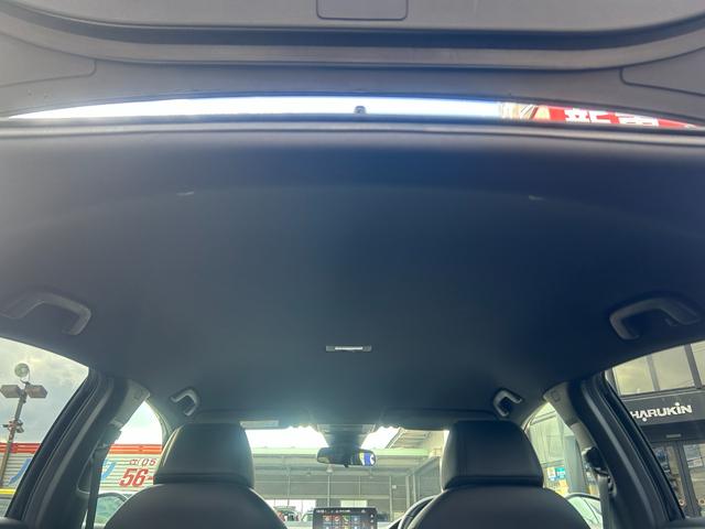 シビック ＬＸ　６速マニュアル　ホンダセンシング　純正ナビ　フルセグＴＶ　バックカメラ　ＥＴＣ２．０　プッシュスタート　スマートキー　運転席＆助手席シートヒーター　純正アルミ（20枚目）