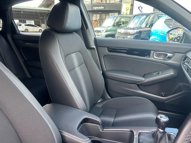 シビック ＬＸ　６速マニュアル　ホンダセンシング　純正ナビ　フルセグＴＶ　バックカメラ　ＥＴＣ２．０　プッシュスタート　スマートキー　運転席＆助手席シートヒーター　純正アルミ（41枚目）