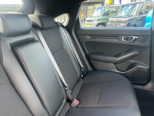 シビック ＬＸ　６速マニュアル　ホンダセンシング　純正ナビ　フルセグＴＶ　バックカメラ　ＥＴＣ２．０　プッシュスタート　スマートキー　運転席＆助手席シートヒーター　純正アルミ（43枚目）