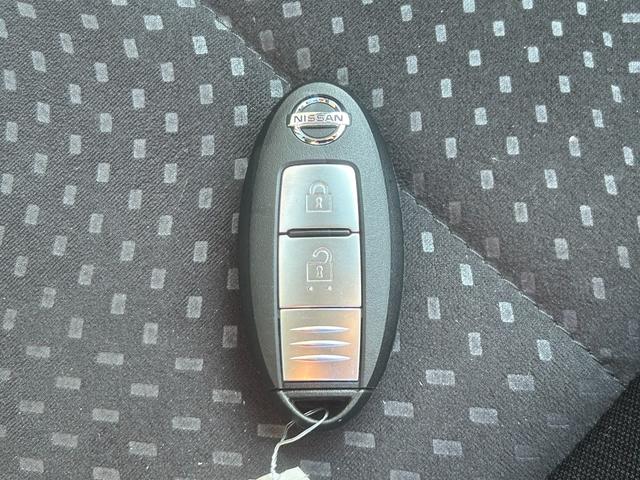 マーチ ニスモ　Ｓ　５速マニュアル　ナビ　フルセグＴＶ　バックカメラ　プッシュスタート　スマートキー　ＥＴＣ　ＮＩＳＭＯマフラー　純正１６インチアルミ（22枚目）