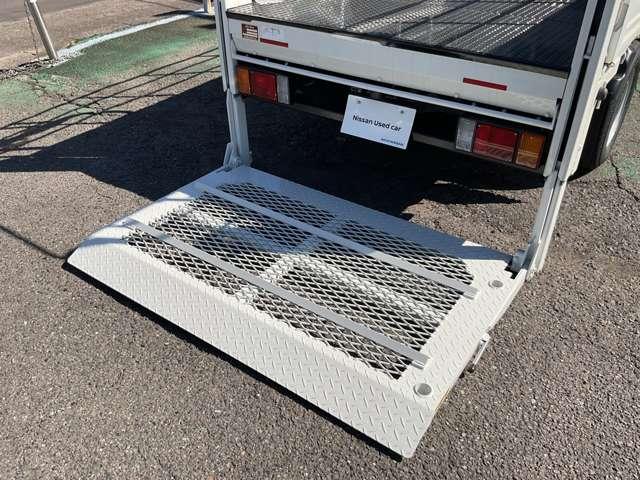 アトラストラック 垂直リフター ※雹害未使用車/クルーズコントロール/踏み(10枚目)