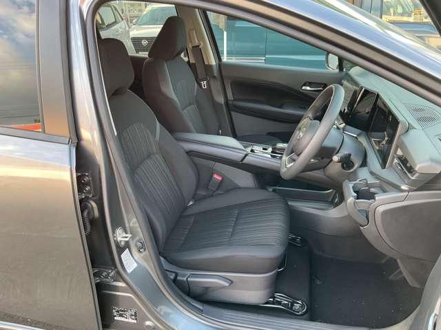 ノート １．２　Ｘ　※雹害未使用車／純正ナビ／アラウンドビュー　リアカメラ　衝突被害軽減ブレ－キ　全方位カメラ　ＥＴＣ付　ＬＥＤヘッドライト　レーンアシスト　インテリジェントキー　ワンセグＴＶ　ＴＶナビ　サイドカーテンエアバック　サイドカメラ　メモリーナビ　ＡＢＳ（5枚目）