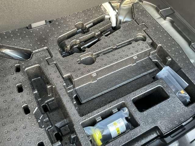 ノート １．２　Ｘ　※雹害未使用車／純正ナビ／アラウンドビュー　リアカメラ　衝突被害軽減ブレ－キ　全方位カメラ　ＥＴＣ付　ＬＥＤヘッドライト　レーンアシスト　インテリジェントキー　ワンセグＴＶ　ＴＶナビ　サイドカーテンエアバック　サイドカメラ　メモリーナビ　ＡＢＳ（28枚目）