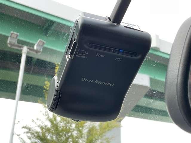 ノート 1.2 X 純正ナビ/バックカメラ/ETC/ドライブレコー ETC搭載 1オーナー車 記録簿付き Dレコ スマトキー キーレス 運転席助手席エアバッグ ナビTV ワンセグ バックカメラ エアコン パワーウィンドウ パワーステアリング ABS メモリーナビ(10枚目)