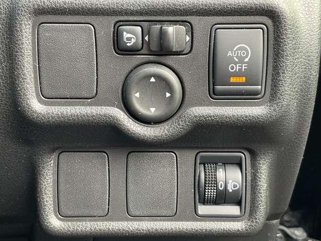 ノート 1.2 X 純正ナビ/バックカメラ/ETC/ドライブレコー ETC搭載 1オーナー車 記録簿付き Dレコ スマトキー キーレス 運転席助手席エアバッグ ナビTV ワンセグ バックカメラ エアコン パワーウィンドウ パワーステアリング ABS メモリーナビ(11枚目)