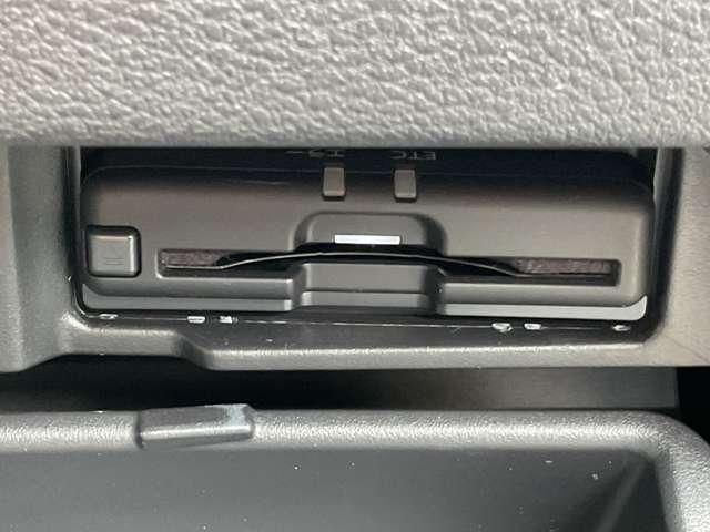 セレナ 1.2 e-POWER ハイウェイスター V プロパイロット/両側オートスライドドア/後 360°カメラ エマジェンシーブレーキ 1オナ スマキー バックカメラ LED レーンアシスト 点検記録簿付 ETC ドラレコ フルオートエアコン アルミホイール エアバック メモリーナビ キーフリー(17枚目)