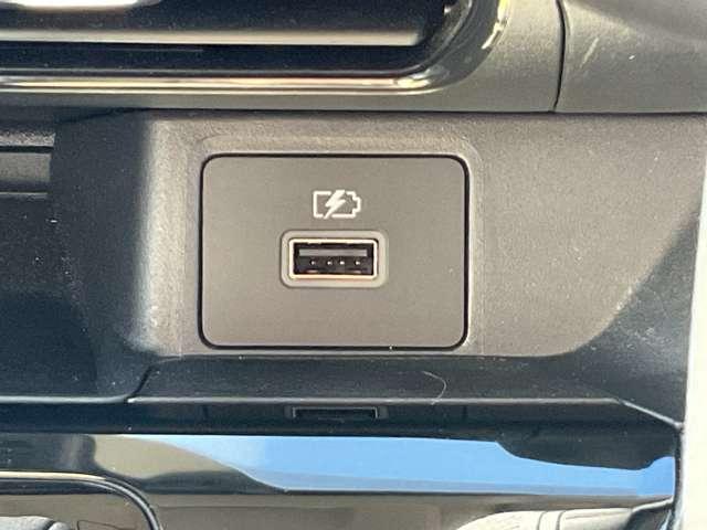 デイズ 660 X ナビ無し/バックビューモニター/USBソケッ 踏み間違え防止 スマートキー バックカメラ 1オーナー レーンキープ アイドリングストップ キーレス フルオートエアコン WAB 記録簿 運転席エアバック サイドエアバッグ PS アルミホイール(9枚目)