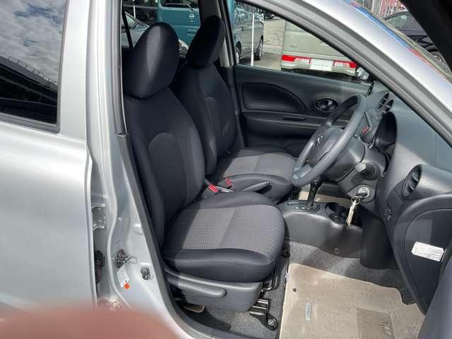マーチ １．２　１２Ｘ　ＣＤデッキ／ドライブレコーダー／コーナーセン　スマートキープッシュスタート　アイストップ　ドライブレコーダー　記録簿付き　運転席助手席エアバック　パワーウインド　パワステ　ＡＢＳ　キーレスエントリー　ワンオーナー　運転席エアバッグ（5枚目）