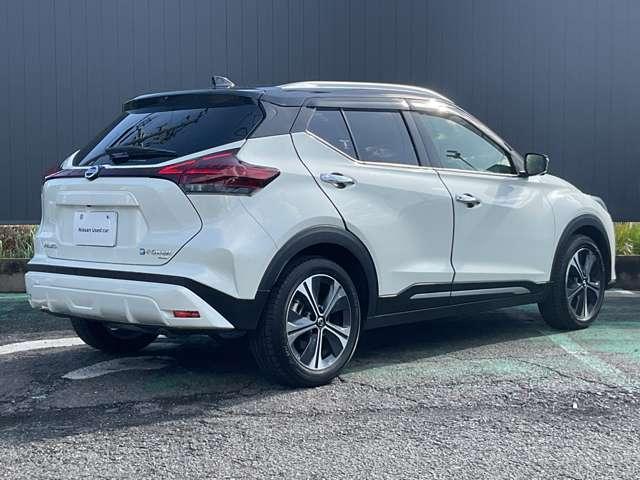 キックス 1.2 X FOUR スタイルエディション(e-POWER) 4WD 4WD/寒冷地仕様/プロパイロット/SOSコール/ 衝突軽減 LED 全方位カメラ スマートキー 車線逸脱警報 4WD ドライブレコーダー バックカメラ ETC アルミホイール メモリーナビ ワンオーナー オートエアコン 寒冷地仕様(2枚目)