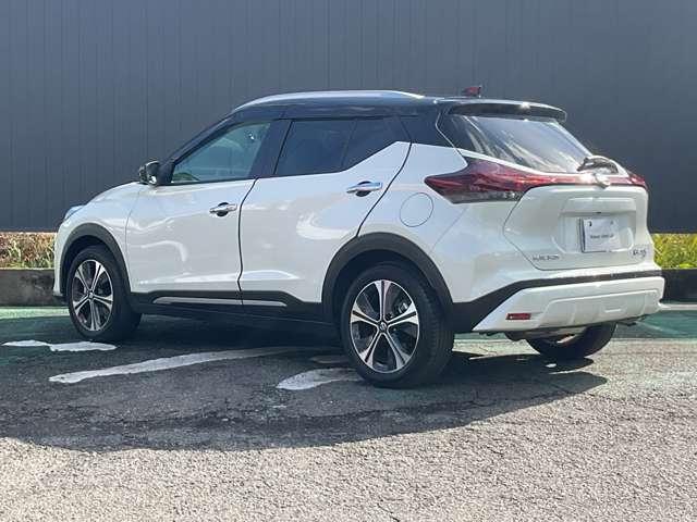 キックス 1.2 X FOUR スタイルエディション(e-POWER) 4WD 4WD/寒冷地仕様/プロパイロット/SOSコール/ 衝突軽減 LED 全方位カメラ スマートキー 車線逸脱警報 4WD ドライブレコーダー バックカメラ ETC アルミホイール メモリーナビ ワンオーナー オートエアコン 寒冷地仕様(10枚目)