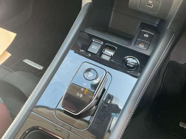 キックス 1.2 X FOUR スタイルエディション(e-POWER) 4WD 4WD/寒冷地仕様/プロパイロット/SOSコール/ 衝突軽減 LED 全方位カメラ スマートキー 車線逸脱警報 4WD ドライブレコーダー バックカメラ ETC アルミホイール メモリーナビ ワンオーナー オートエアコン 寒冷地仕様(12枚目)