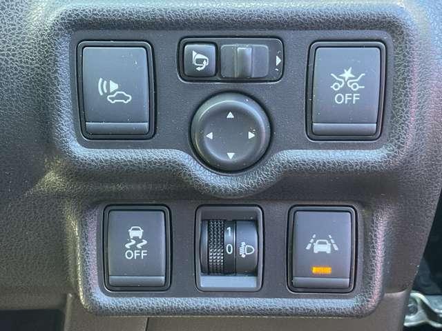 ノート 1.2 e-POWER X メモリーナビMM317D-W/ドライブレコーダー/ 360°カメラ 記録簿付 Rカメラ 運転席助手席エアバック レーンキープ AUTOエアコン 1オーナー ナビTV サイドカメラ 運転席エアバッグ キーレスエントリー ドラレコ ETC車載器 パワステ(12枚目)