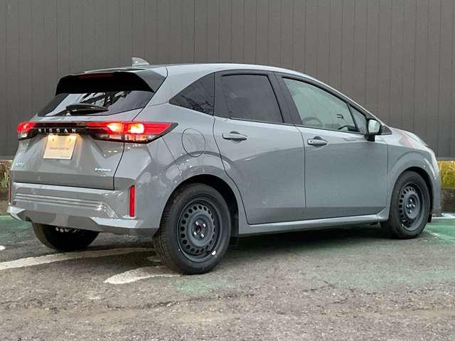 ノート １．２　Ｘ　※雹害車両　リアカメラ　衝突被害軽減ブレ－キ　全方位カメラ　ＬＥＤヘッドライト　レーンアシスト　インテリジェントキー　サイドカーテンエアバック　サイドカメラ　パワーウィンドウ　オートエアコン　キーレス　ＡＢＳ（2枚目）