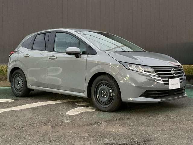 ノート １．２　Ｘ　※雹害車両　リアカメラ　衝突被害軽減ブレ－キ　全方位カメラ　ＬＥＤヘッドライト　レーンアシスト　インテリジェントキー　サイドカーテンエアバック　サイドカメラ　パワーウィンドウ　オートエアコン　キーレス　ＡＢＳ（5枚目）