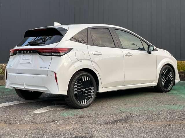 オーラ １．２　Ｇ　レザーエディション　※雹害車両／寒冷地仕様日産コネクトナビ／プ　追突防止　レーダークルーズ　車線逸脱警報装置　寒冷地仕様　ＬＥＤ　バックモニター　ＥＴＣ　インテリジェントキー　メモリーナビゲーション　ＡＷ　キーレスエントリー　オートエアコン　ＡＢＳ　サイドカメラ（2枚目）