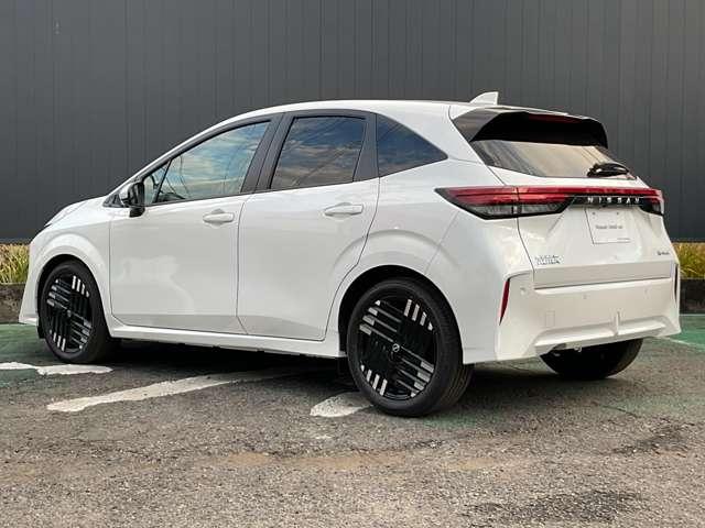 オーラ １．２　Ｇ　レザーエディション　※雹害車両／寒冷地仕様日産コネクトナビ／プ　追突防止　レーダークルーズ　車線逸脱警報装置　寒冷地仕様　ＬＥＤ　バックモニター　ＥＴＣ　インテリジェントキー　メモリーナビゲーション　ＡＷ　キーレスエントリー　オートエアコン　ＡＢＳ　サイドカメラ（6枚目）