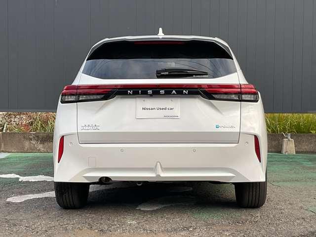 オーラ １．２　Ｇ　レザーエディション　※雹害車両／寒冷地仕様日産コネクトナビ／プ　追突防止　レーダークルーズ　車線逸脱警報装置　寒冷地仕様　ＬＥＤ　バックモニター　ＥＴＣ　インテリジェントキー　メモリーナビゲーション　ＡＷ　キーレスエントリー　オートエアコン　ＡＢＳ　サイドカメラ（8枚目）