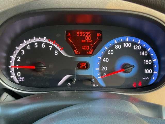 キューブ １．５　１５Ｘ　Ｍセレクション　ＣＤチューナー／アイドリングストップ／プラス　１オーナー　ＡＣ　スマートキープッシュスタート　パワーウィンドウ　記録簿　エアバック　キーレス　ＡＢＳ　Ｗエアバッグ　パワーステアリング　エコモード（5枚目）