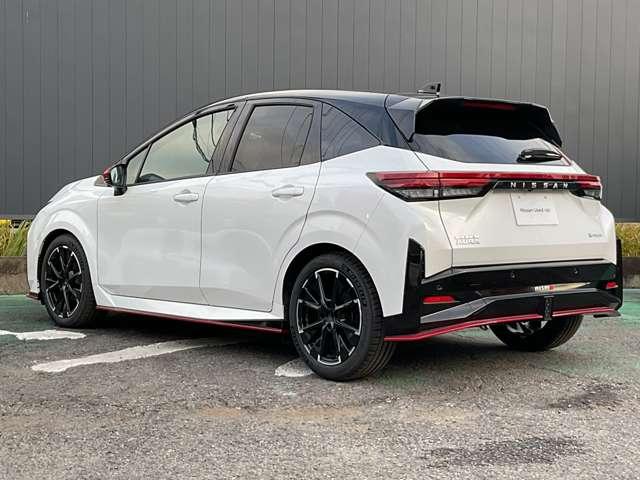 オーラ 1.2 NISMO ※雹害未使用車/寒冷地仕様/ホットプラスク カーテンエアバッグ エマブレ 寒冷地 インテリキー 車線逸脱警報 キーフリーシステム ダブルエアバック アルミホイール 運転席エアバッグ ABS フルオートエアコン バックカメラ パワーウィンドウ(12枚目)