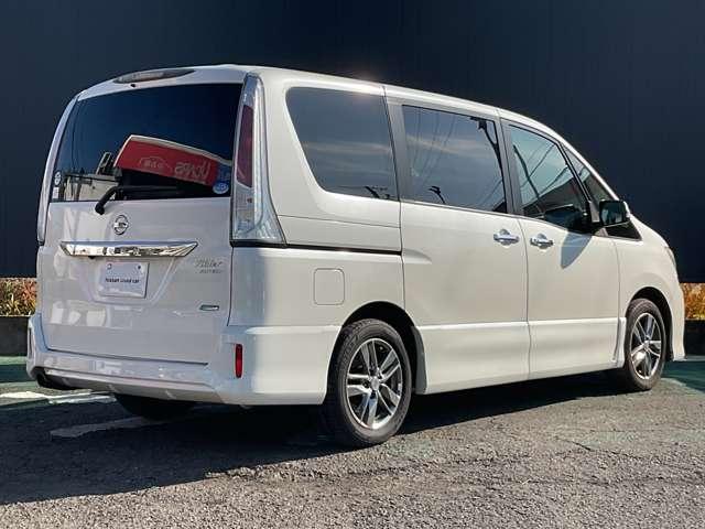 セレナ 2.0 ライダー パノラミックルーフ(サンルーフ)/HDDナビHS サンルーフ スマートキー&プッシュスタート アルミホイール オートクルーズコントロール HDDナビ 両側電動スライドドア 助手席エアバッグ A-STOP AAC ワンオーナー バックカメラ ETC(2枚目)