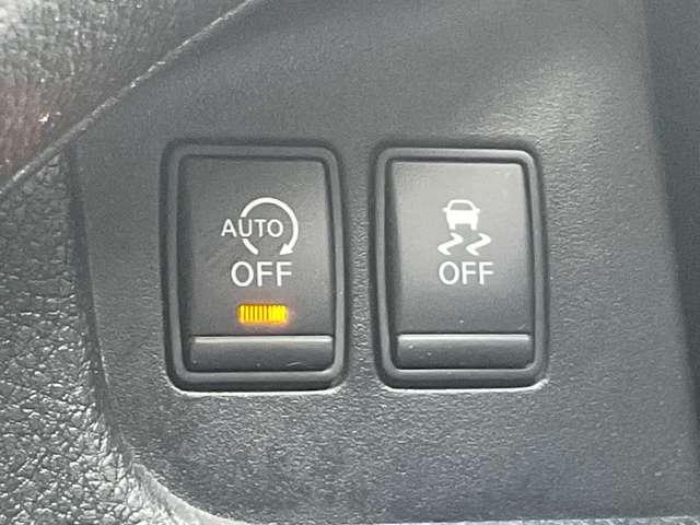 セレナ 2.0 ライダー パノラミックルーフ(サンルーフ)/HDDナビHS サンルーフ スマートキー&プッシュスタート アルミホイール オートクルーズコントロール HDDナビ 両側電動スライドドア 助手席エアバッグ A-STOP AAC ワンオーナー バックカメラ ETC(12枚目)