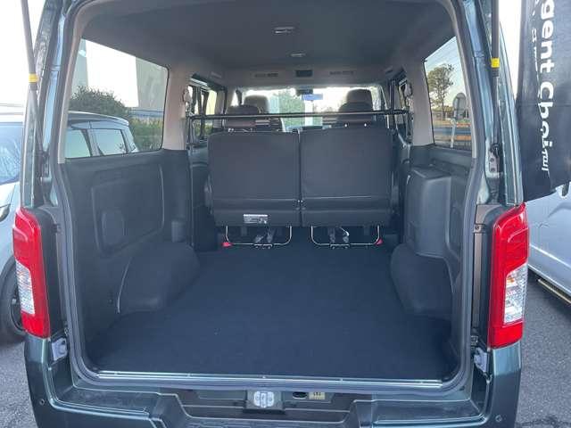 キャラバン ２．０　グランド　プレミアムＧＸ　ロングボディ　トランスポーター　ベッド無車　※雹害未使用車／アラウンドビューモニター／　レーンキープ　Ｗエアバック　スマートキー＆プッシュスタート　キーレスエントリー　Ｂカメラ　オートエアコン　ＬＥＤヘッドライト　パワーウィンド　ＡＢＳ　パワーステアリング　マルチカメラ（7枚目）