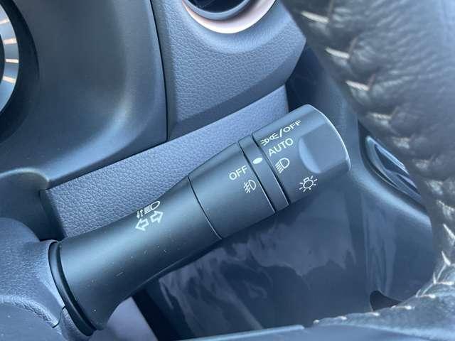 キャラバン ２．０　グランド　プレミアムＧＸ　ロングボディ　トランスポーター　ベッド無車　※雹害未使用車／アラウンドビューモニター／　レーンキープ　Ｗエアバック　スマートキー＆プッシュスタート　キーレスエントリー　Ｂカメラ　オートエアコン　ＬＥＤヘッドライト　パワーウィンド　ＡＢＳ　パワーステアリング　マルチカメラ（19枚目）