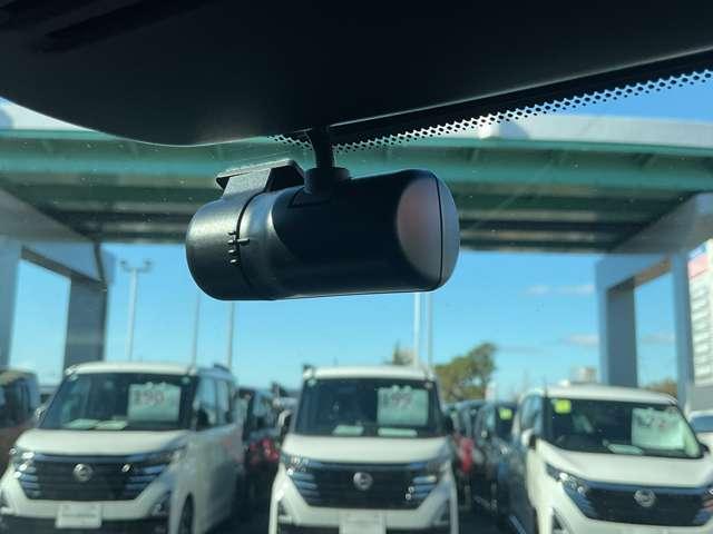 ノート １．２　Ｘ　当社社用車／プロパイロット／純正ナビ／アラ　リアカメラ　衝突被害軽減ブレ－キ　全方位カメラ　ＥＴＣ付　ＬＥＤヘッドライト　レーダークルーズ　レーンアシスト　インテリジェントキー　ワンオーナー　ドラレコ　整備記録簿　ワンセグＴＶ　ＴＶナビ　ＡＢＳ（19枚目）