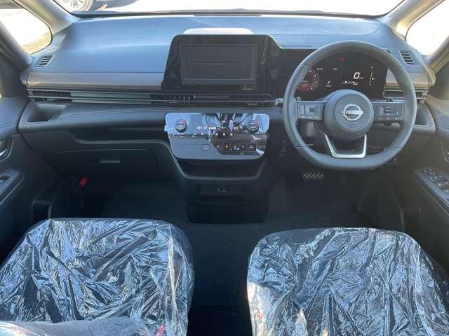 セレナ ２．０　ハイウェイスターＶ　※雹害未使用車／ナビ無し／プロパイロット／　Ｗ電動スライド　レーダークルコン　レーンアシスト　ＬＥＤランプ　カーテンエアバッグ　アルミホイール　キーフリー　エアコン　バックカメラ　ＡＢＳ　パワーウィンドウ　パワーステアリング　アイドリングＳ（4枚目）