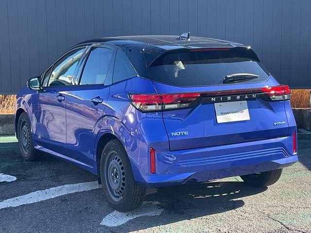 ノート １．２　Ｘ　※雹害車／アラウンドビューモニター／スマー　リアカメラ　衝突被害軽減ブレ－キ　全方位カメラ　ＬＥＤヘッドライト　レーンアシスト　インテリジェントキー　サイドカーテンエアバック　サイドカメラ　パワーウィンドウ　オートエアコン　キーレス　ＡＢＳ（15枚目）