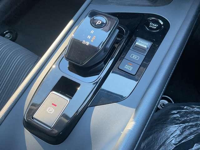 ノート １．２　Ｘ　※雹害未使用車／日産コネクトナビ／ＳＯＳコー　リアカメラ　衝突被害軽減ブレ－キ　全方位カメラ　ＥＴＣ付　ＬＥＤヘッドライト　レーンアシスト　インテリジェントキー　ワンセグＴＶ　ＴＶナビ　サイドカーテンエアバック　サイドカメラ　メモリーナビ　ＡＢＳ（18枚目）