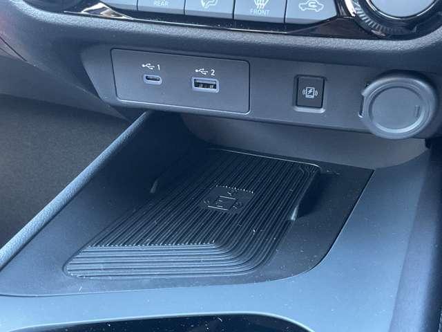 �y���C�����X�[�d�z�u�������ŏ[�d���ł���̂ŁA�X�}�[�g�t�H������̂a�����������������@�������������g�p���Ȃ���[�d���\�ł��B