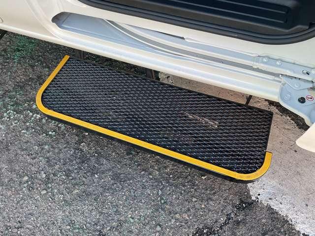 ＮＶ２００バネットバン １．６　チェアキャブ　車いす２名仕様　※雹害車／スロープタイプ／車いす２名／定員６（11枚目）