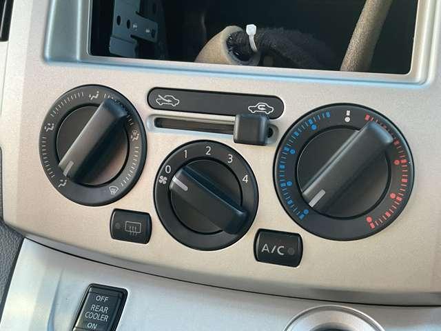 ＮＶ２００バネットバン １．６　チェアキャブ　車いす２名仕様　※雹害車／スロープタイプ／車いす２名／定員６（18枚目）