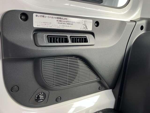 ＮＶ２００バネットバン １．６　チェアキャブ　車いす２名仕様　※雹害車／スロープタイプ／車いす２名／定員６（20枚目）