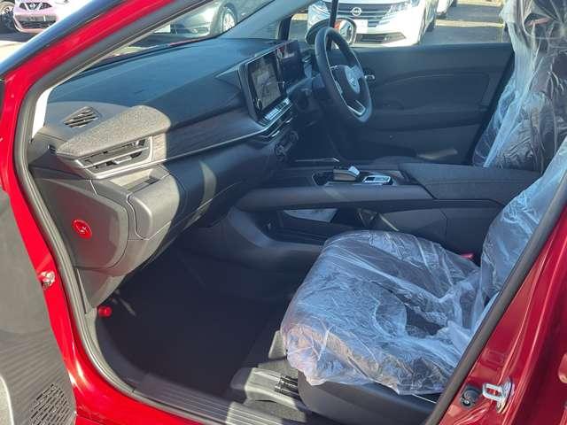 オーラ １．２　Ｇ　※雹害未使用車／プロパイロット／アラウンド　自動（被害軽減）ブレーキ　ＬＥＤ　ＬＫＡ　サイドカメラ　ＥＴＣ　カーテンエアバッグ　イモビライザー　アルミホイール　インテリジェントキー　パワーウィンドウ　フルオートエアコン　キーレスエントリー（6枚目）