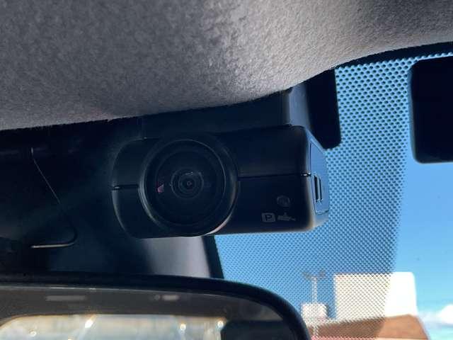 ノート １．２　Ｘ　当社社用車ＵＰ／メモリーナビＭＭ２２３Ｄ－Ｌｅ／（前・　リアカメラ　衝突被害軽減ブレ－キ　ＥＴＣ付　アルミ　ＬＥＤヘッドライト　レーンアシスト　インテリジェントキー　ワンオーナー　ドラレコ　整備記録簿　ワンセグＴＶ　ＴＶナビ　サイドカーテンエアバック（12枚目）