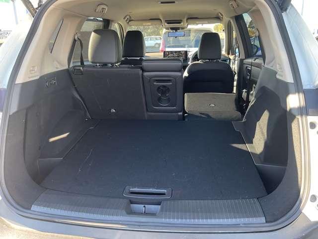 �����V�[�g�͕����œ|���܂��B�����V�[�g��O���ɓ|���΁A�傫�ȉו����ڂ����܂��B