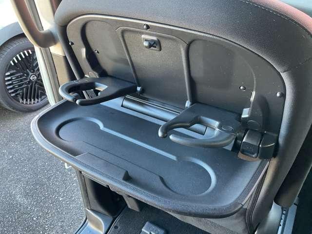 セレナ ２．０　ハイウェイスター　Ｖ　プロパイロット／後席モニター／両側オートス　サイドエアバッグ　アラウンドビュ－　アルミ　衝突被害軽減　ＬＤＰ　エアバッグ　両側オートスライドドア　ＬＥＤライト　インテリジェントキー　点検記録簿　サイドカメラ　メモリーナビ　アイドリングストップ（10枚目）